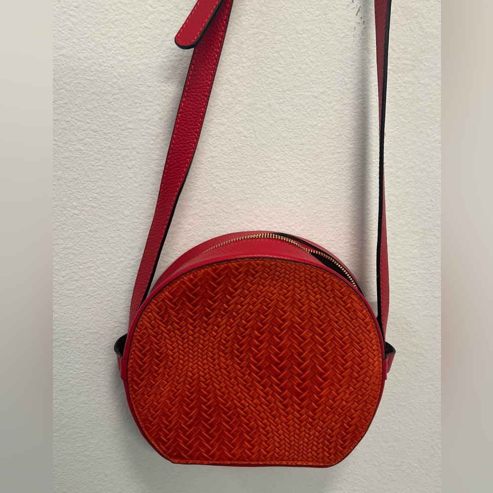 NWOT | Italian Leather Round Crossbody Bag | Luana Ferracuti | Made in Italy - Picture 4 of 7